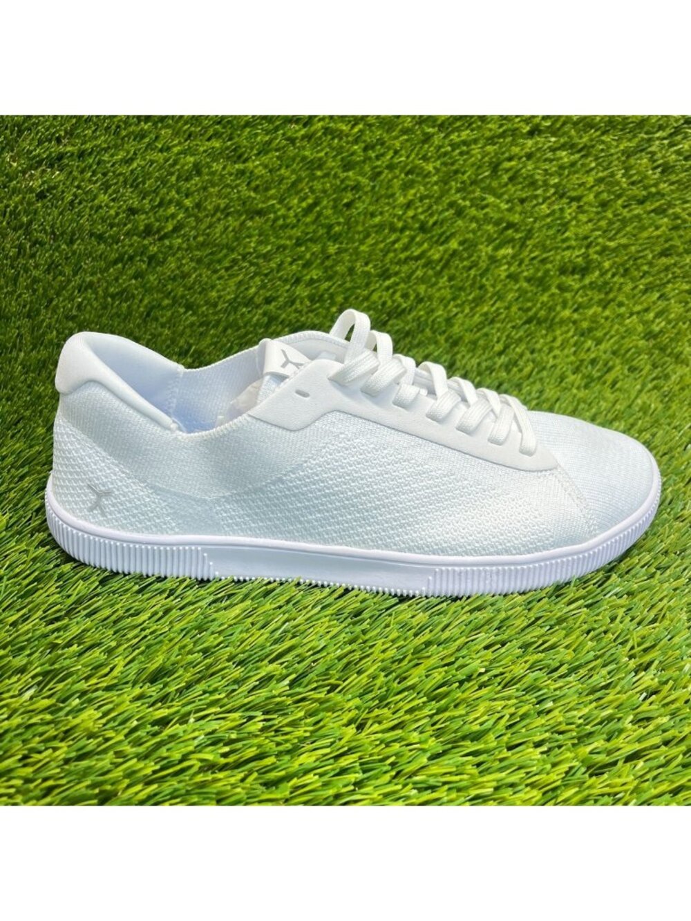Flux Adapt Trainer White Mens Size 9 Womens Size 10 Barefoot Running Shoes